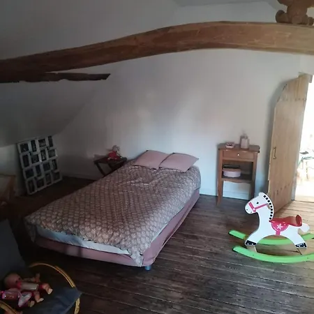 Vakantiehuis Des Lilas Soulaire-et-Bourg