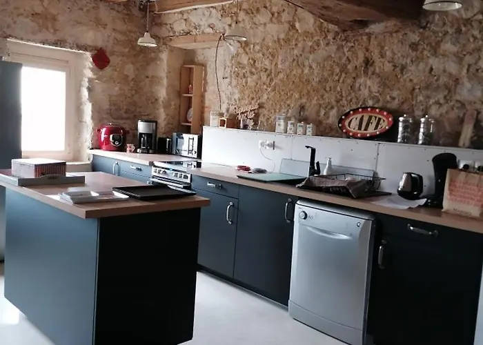 Des Lilas Soulaire-et-Bourg